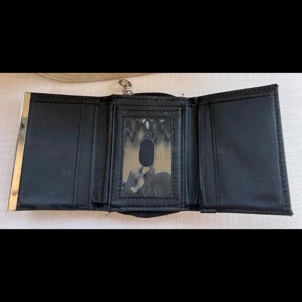 Vivienne Westwood Anglomania Heart bag, black wallet and dustbag - Picture 6 of 11